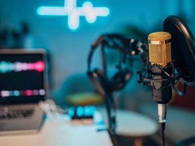 Micrófonos para tu primer podcast: cómo elegirlos y empezar a grabar